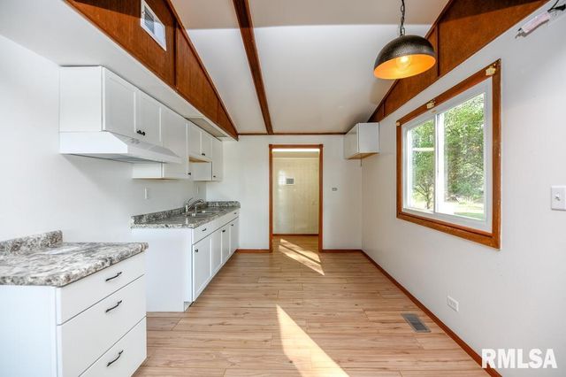 13734 IL Route 29 Road, Pekin, IL 61554