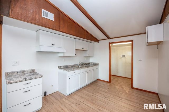 13734 IL Route 29 Road, Pekin, IL 61554