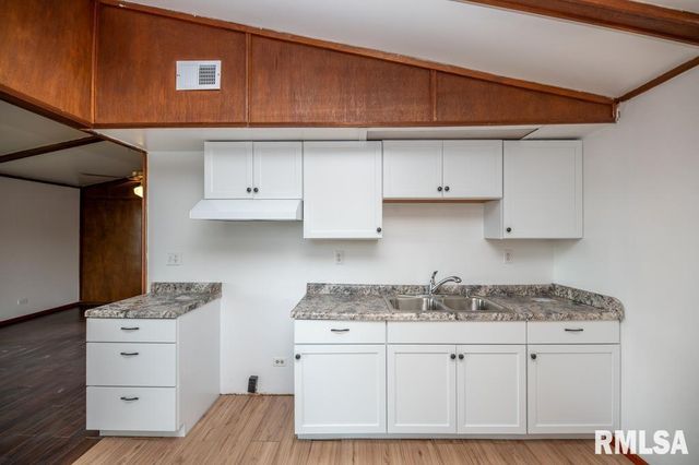 13734 IL Route 29 Road, Pekin, IL 61554