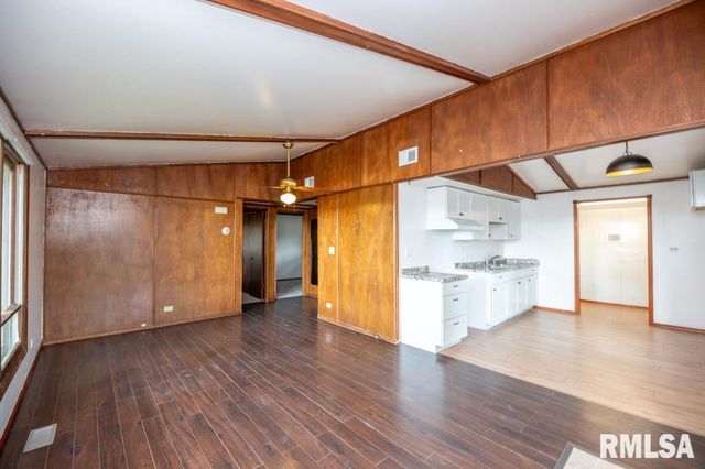 13734 IL Route 29 Road, Pekin, IL 61554