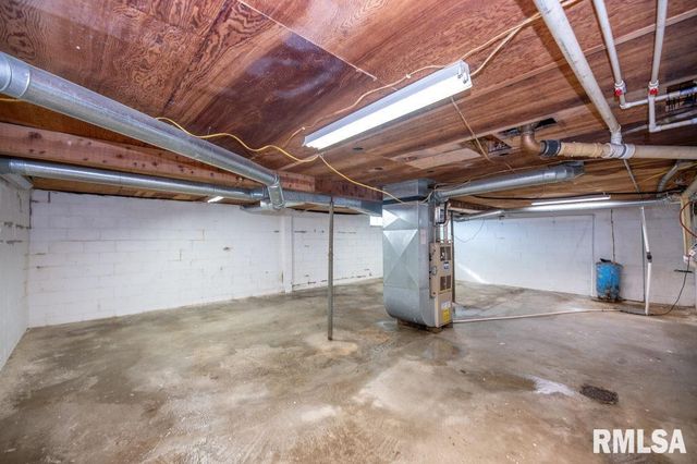 13734 IL Route 29 Road, Pekin, IL 61554