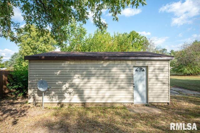 13734 IL Route 29 Road, Pekin, IL 61554