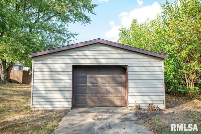 13734 IL Route 29 Road, Pekin, IL 61554