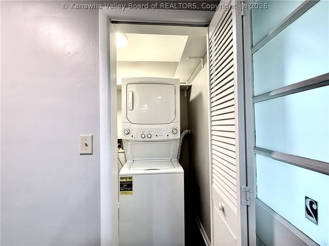 2 Kenna Drive, South Charleston, WV 25309