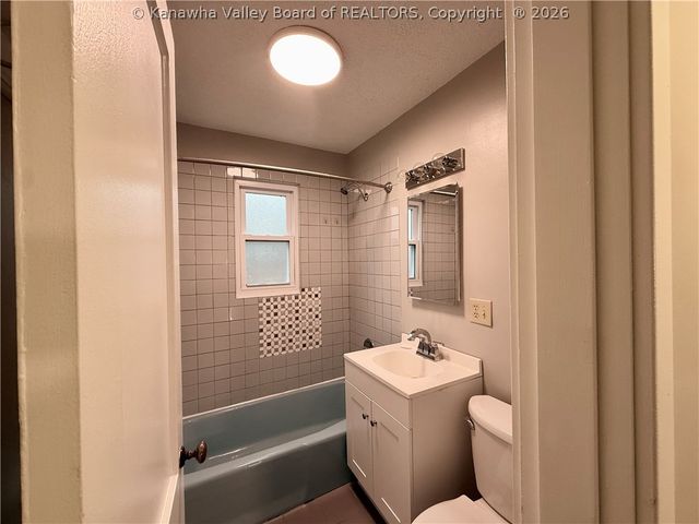 2 Kenna Drive, South Charleston, WV 25309