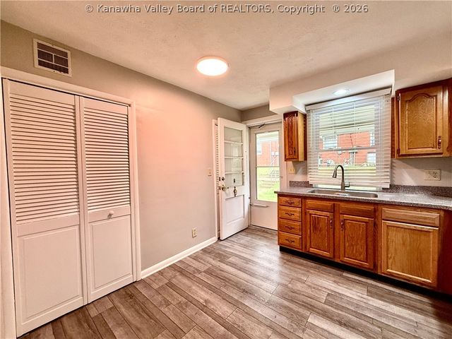 2 Kenna Drive, South Charleston, WV 25309