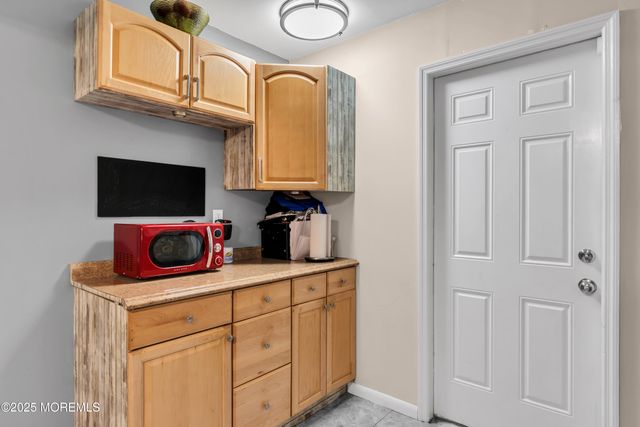 10 Somerset Place, Matawan, NJ 07747