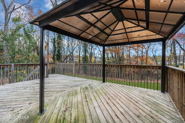 10 Somerset Place, Matawan, NJ 07747