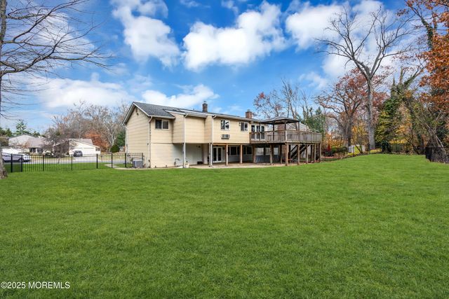 10 Somerset Place, Matawan, NJ 07747