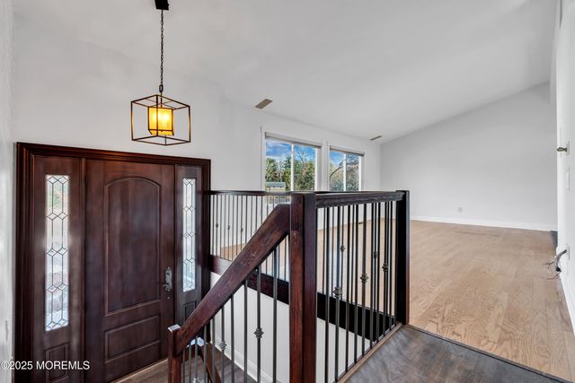 10 Somerset Place, Matawan, NJ 07747