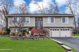 10 Somerset Place, Matawan, NJ 07747