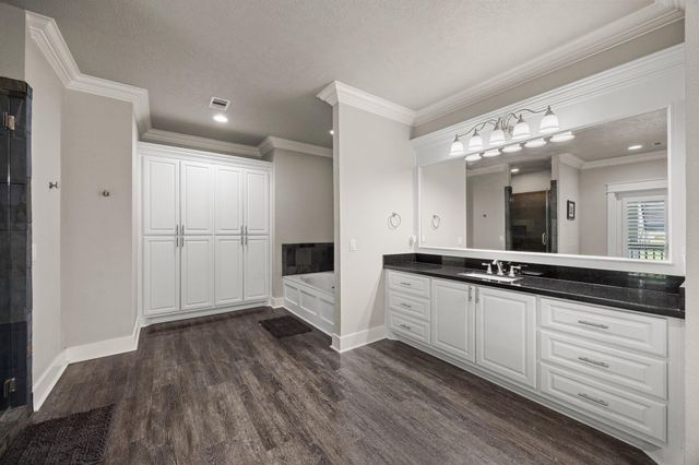 2372 Sand Bar Lane, Crystal Beach, TX 77650
