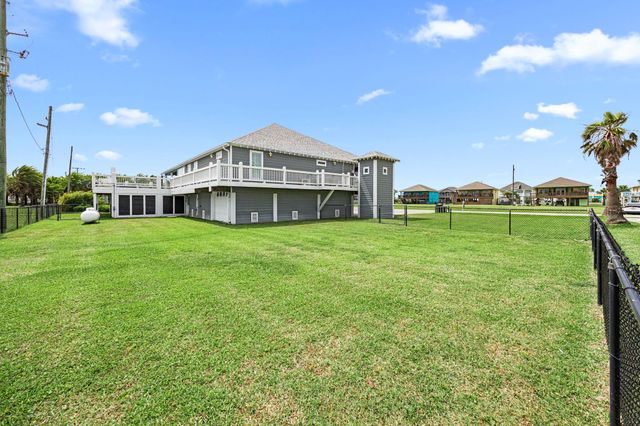 2372 Sand Bar Lane, Crystal Beach, TX 77650