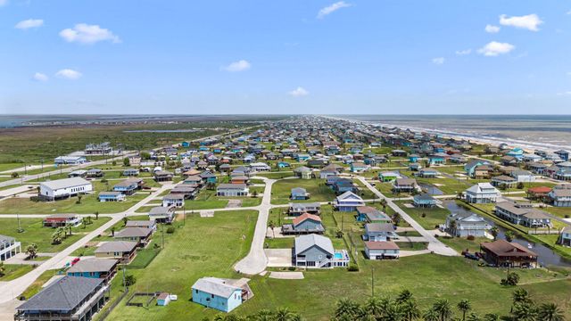 2372 Sand Bar Lane, Crystal Beach, TX 77650
