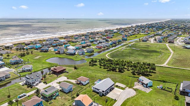 2372 Sand Bar Lane, Crystal Beach, TX 77650