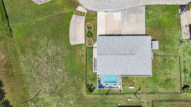 2372 Sand Bar Lane, Crystal Beach, TX 77650