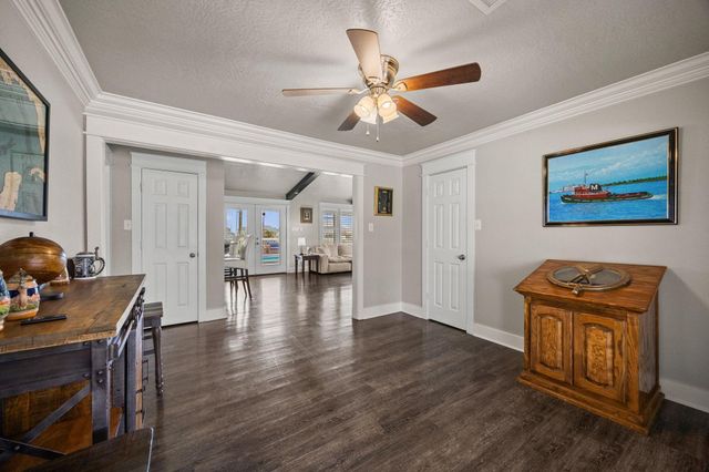 2372 Sand Bar Lane, Crystal Beach, TX 77650