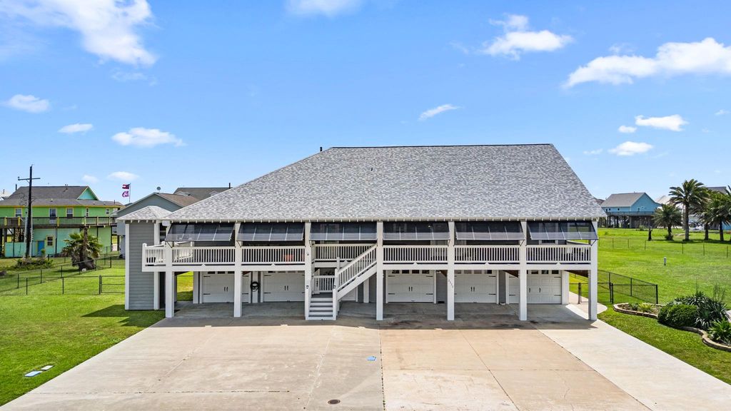 2372 Sand Bar Lane, Crystal Beach, TX 77650