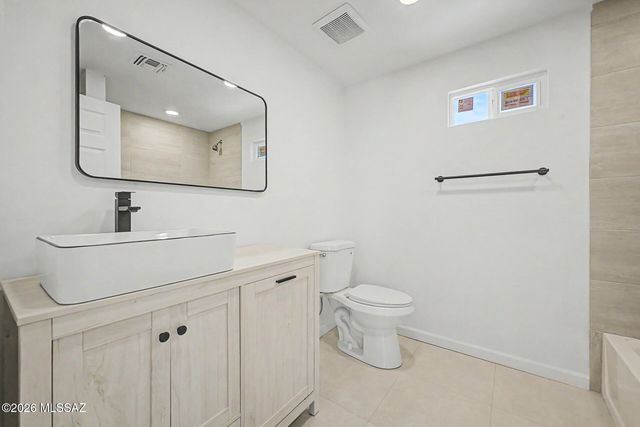 2251 E Spring Street, Tucson, AZ 85719