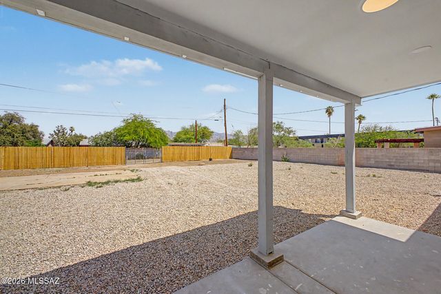 2251 E Spring Street, Tucson, AZ 85719