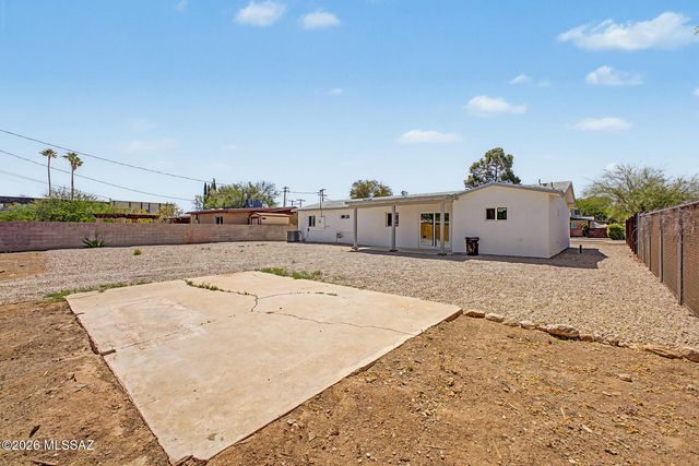 2251 E Spring Street, Tucson, AZ 85719