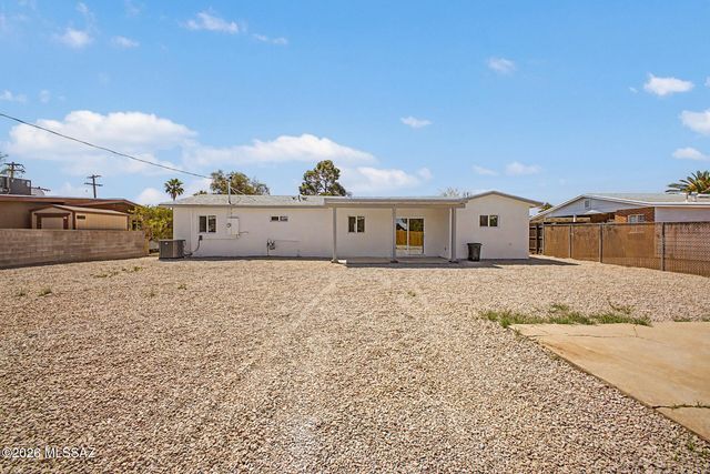 2251 E Spring Street, Tucson, AZ 85719
