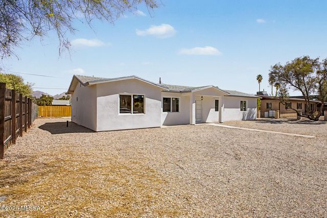 2251 E Spring Street, Tucson, AZ 85719