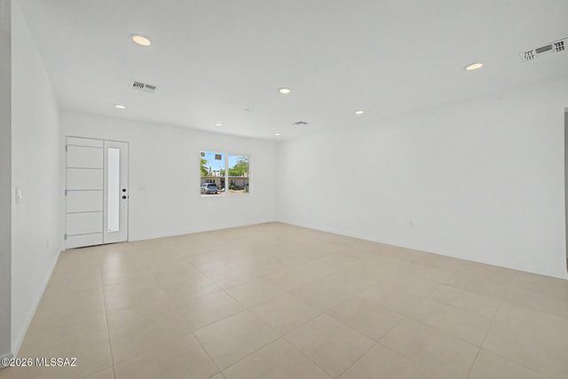 2251 E Spring Street, Tucson, AZ 85719