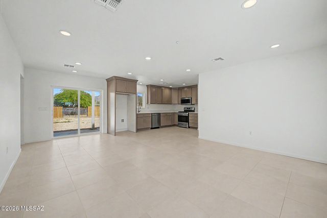 2251 E Spring Street, Tucson, AZ 85719