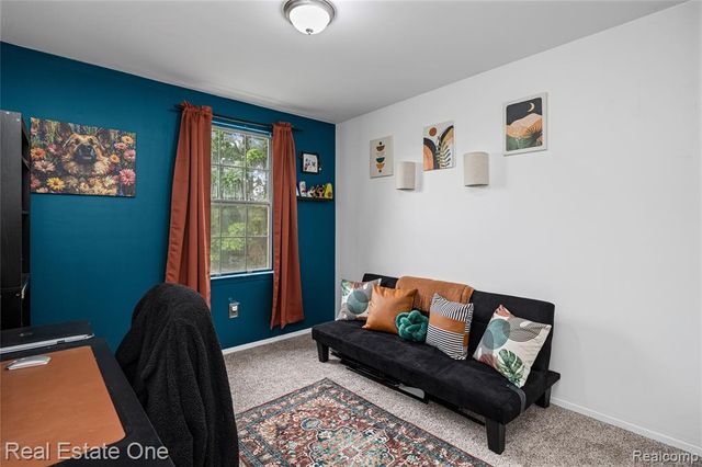 7736 Lake Ridge Drive, Waterford, MI 48327