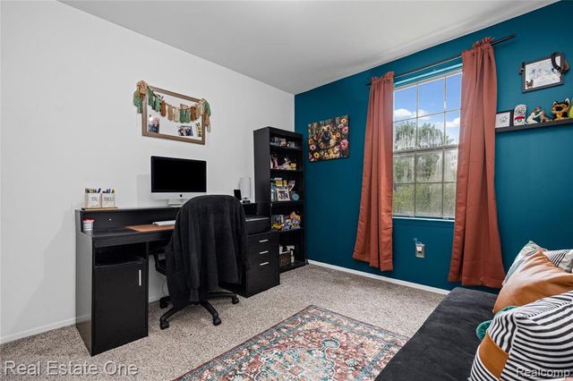 7736 Lake Ridge Drive, Waterford, MI 48327