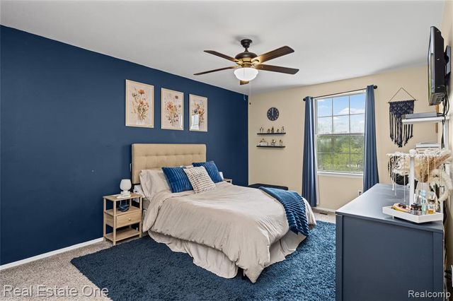 7736 Lake Ridge Drive, Waterford, MI 48327