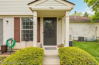7736 Lake Ridge Drive, Waterford, MI 48327
