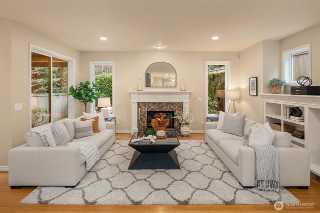 818 S 36th Place, Renton, WA 98055