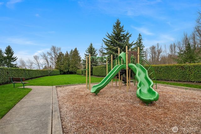 818 S 36th Place, Renton, WA 98055