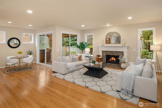 818 S 36th Place, Renton, WA 98055