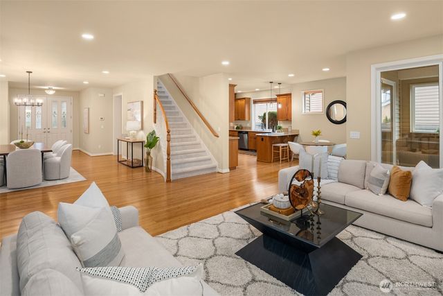 818 S 36th Place, Renton, WA 98055