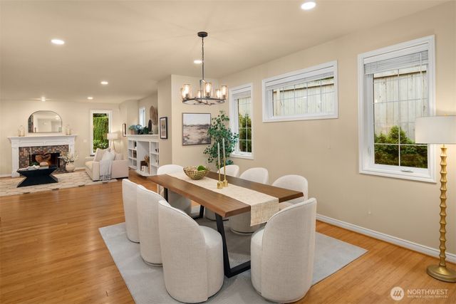 818 S 36th Place, Renton, WA 98055