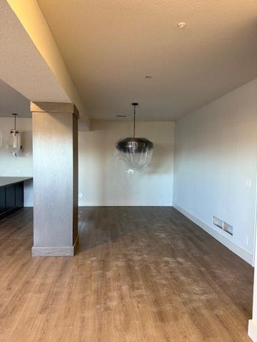 13749 Pembroke Lane, Leawood, KS 66224