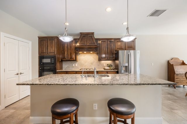 495 Oak Hills Lane, Fate, TX 75189
