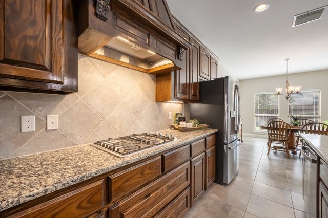 495 Oak Hills Lane, Fate, TX 75189
