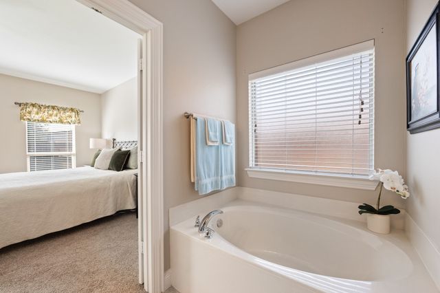 495 Oak Hills Lane, Fate, TX 75189