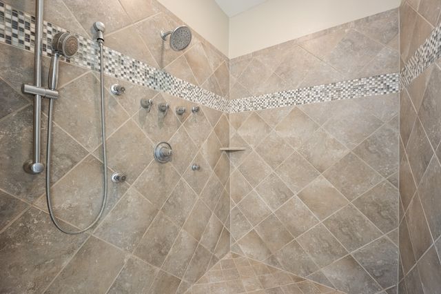 495 Oak Hills Lane, Fate, TX 75189