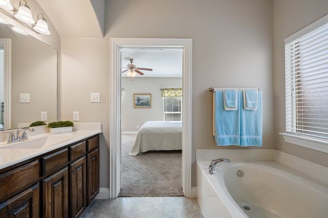 495 Oak Hills Lane, Fate, TX 75189