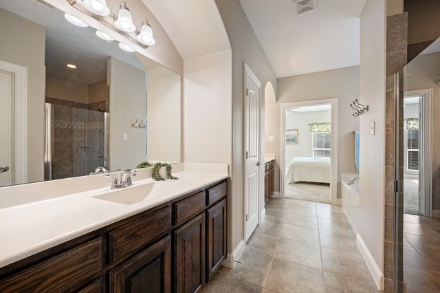 495 Oak Hills Lane, Fate, TX 75189