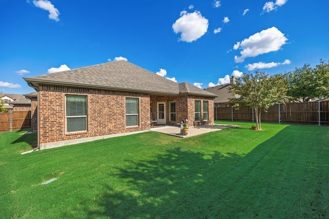 495 Oak Hills Lane, Fate, TX 75189