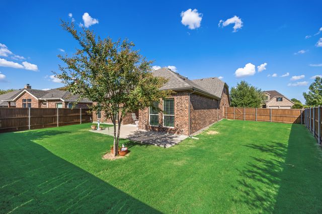 495 Oak Hills Lane, Fate, TX 75189