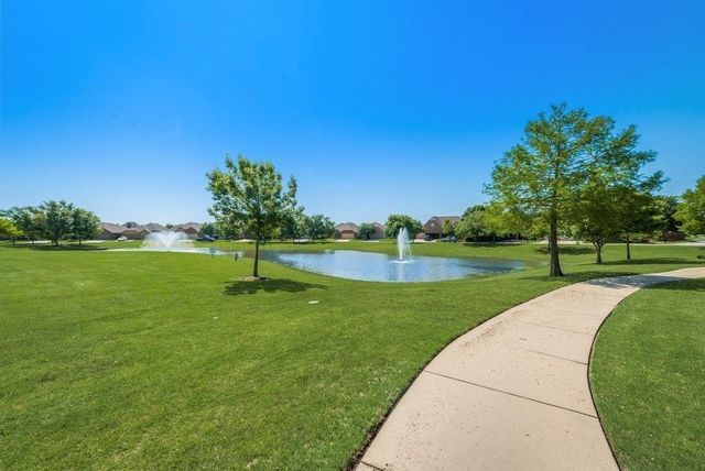 495 Oak Hills Lane, Fate, TX 75189
