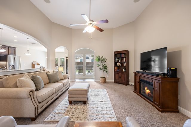 495 Oak Hills Lane, Fate, TX 75189