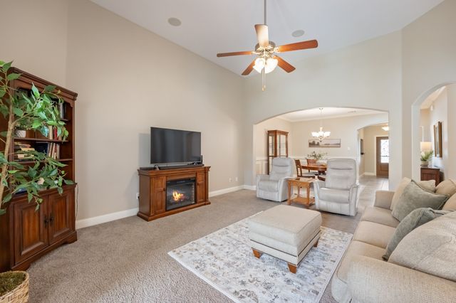 495 Oak Hills Lane, Fate, TX 75189